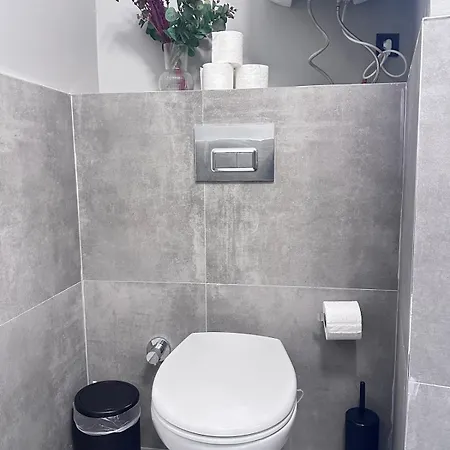 Апартаменты Stunning Near Metro - Ym 2 *